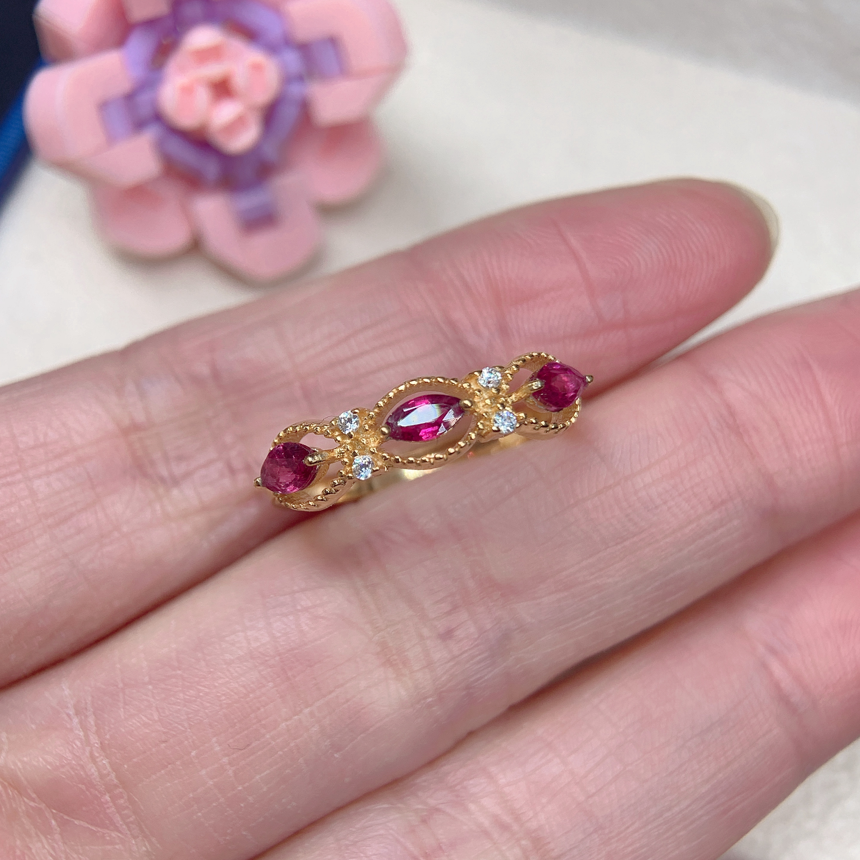 925银镶嵌天然红宝石戒指精工镶嵌马目红宝石活口女戒