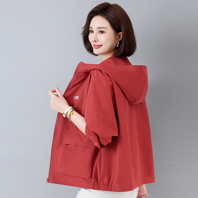 2025新款洋气韩版宽松大码女士外套妈妈装秋冬洋气短外套夹克女