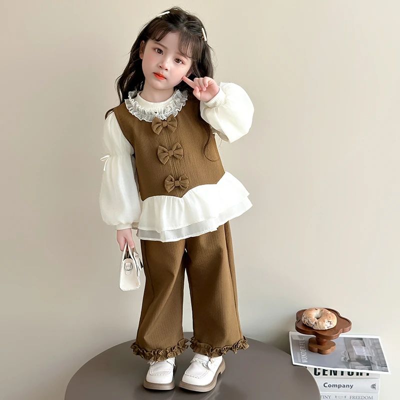 女童套装春秋款2025新款洋气时髦儿童女宝宝巨好看条绒秋季三件套