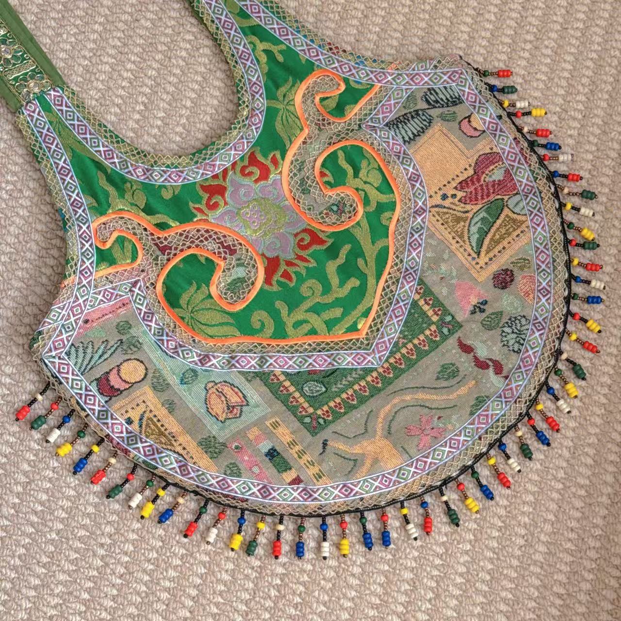 民族风流苏包包