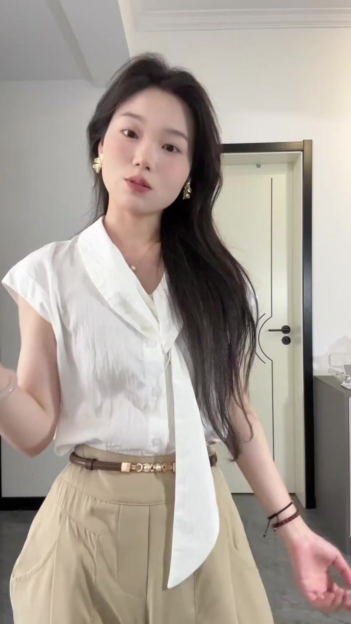 2025夏季新款法式高级感飘带短袖衬衫上衣搭配休闲裤时尚两件套女