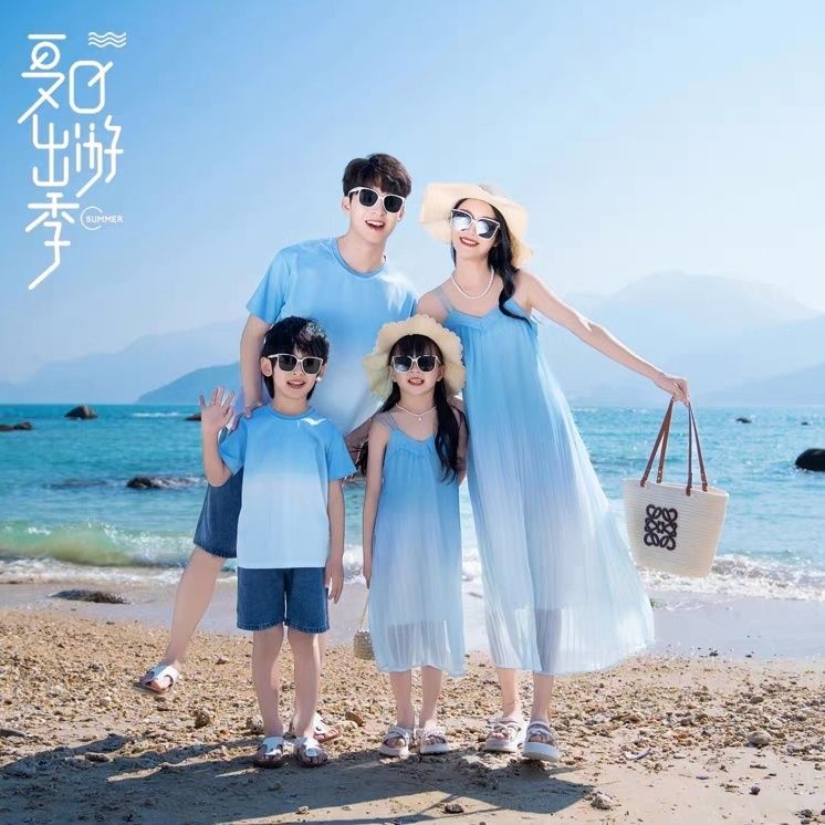 三亚度假亲子装新款夏天海边沙滩裙一家三口母子母女连衣裙