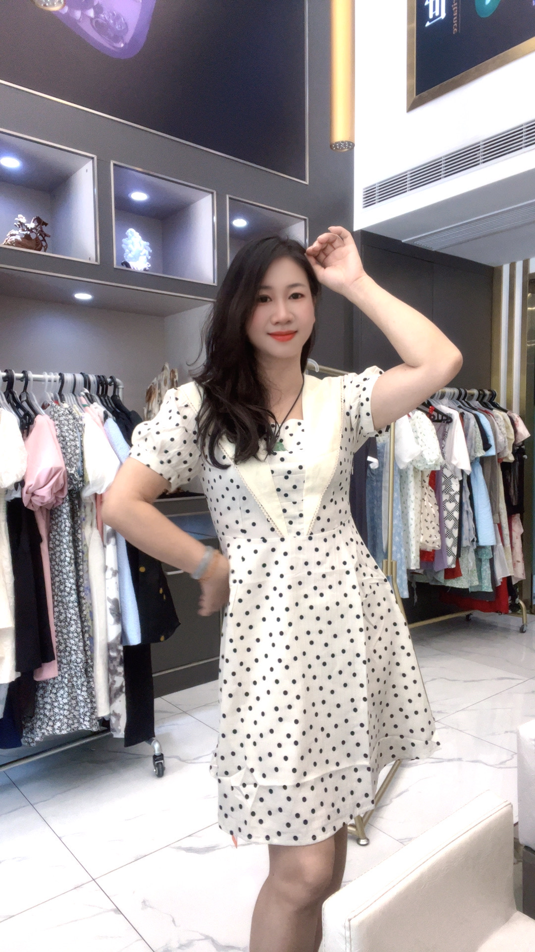 短视频同款 工厂直销一折购 品牌剪标连衣裙