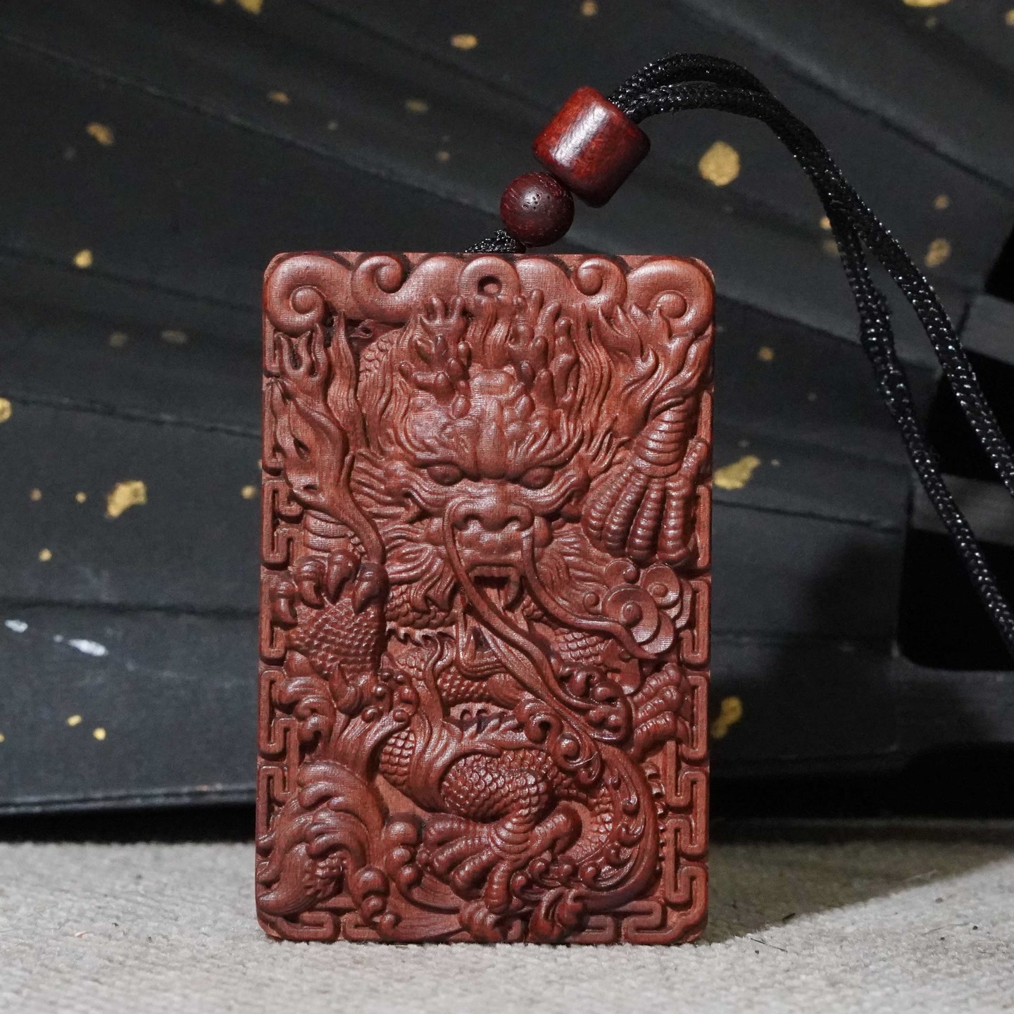 【师傅推荐】 雷击枣木飞龙在天龙牌 平安无事牌车挂手枣木把件