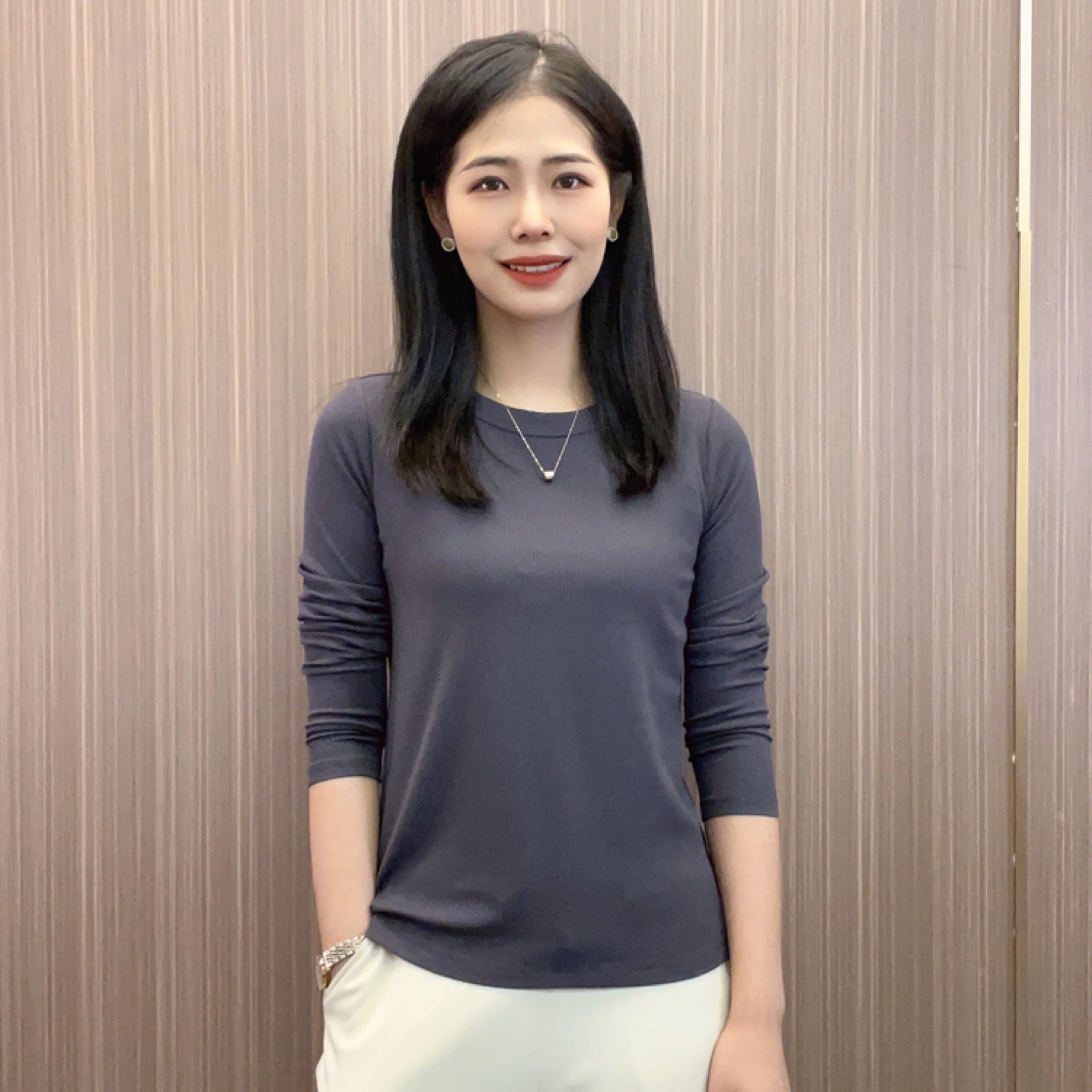 秋季时尚纯色休闲百搭圆领简约显瘦女士长袖 t 恤高级罗纹棉打底