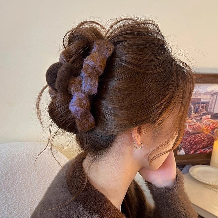 秋冬毛绒蝴蝶结抓夹女2025新款鲨鱼夹大号发量大盘发发夹百搭发饰