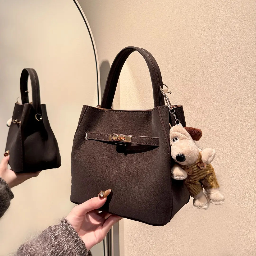 【送运费险】2025新款小众手提单肩百搭纯色设计简约潮流洋气斜挎包