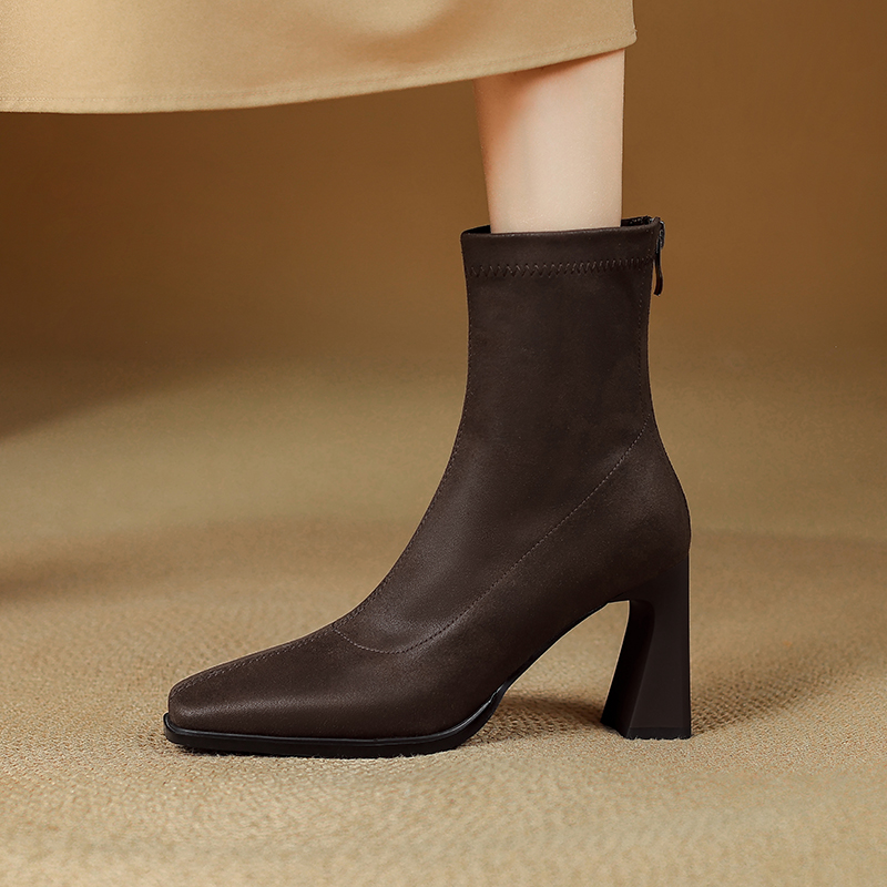 8.5cm法式方头粗跟短靴女2025新款绒面弹力靴瘦瘦靴高跟袜靴棕色