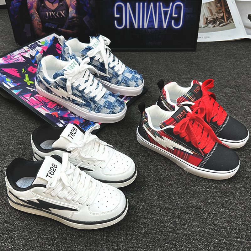 超火ins小众复古闪电牛仔面包男鞋百搭高颜值网红情侣运动滑板鞋