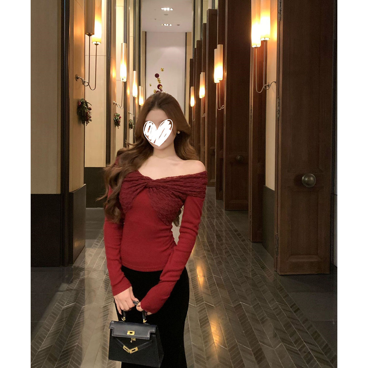 法式御姐蕾丝拼接露肩红色长袖针织衫女秋冬新款修身显瘦内搭上衣