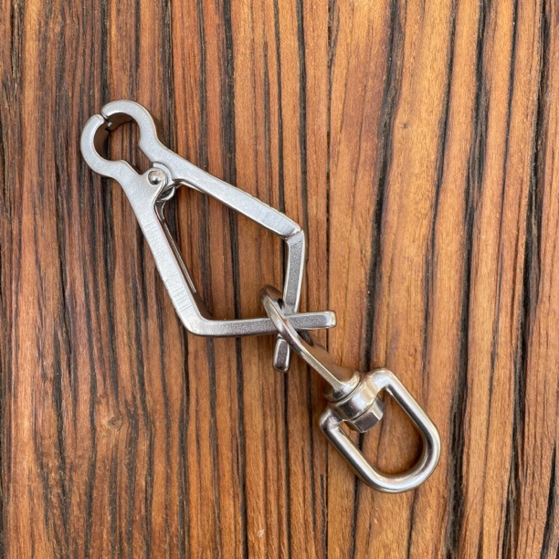 训犬鱼尾钩304不锈钢钩子训练工作犬快速释放扣狗狗牵引绳快放扣