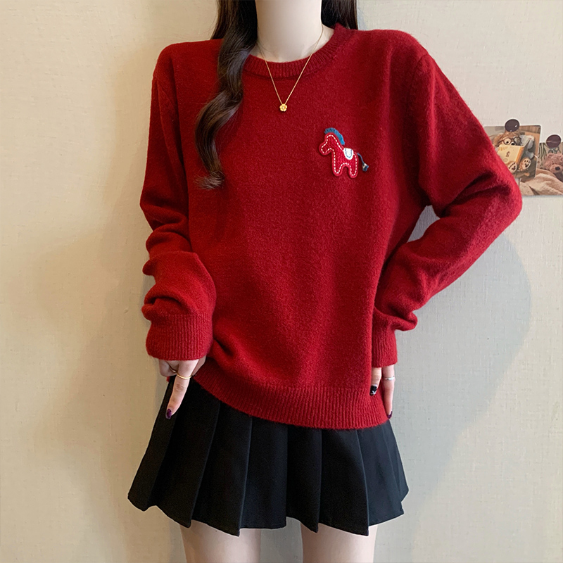 红色小马刺绣针织衫正肩毛衣女秋冬大码胖mm宽松百搭洋气减龄上衣