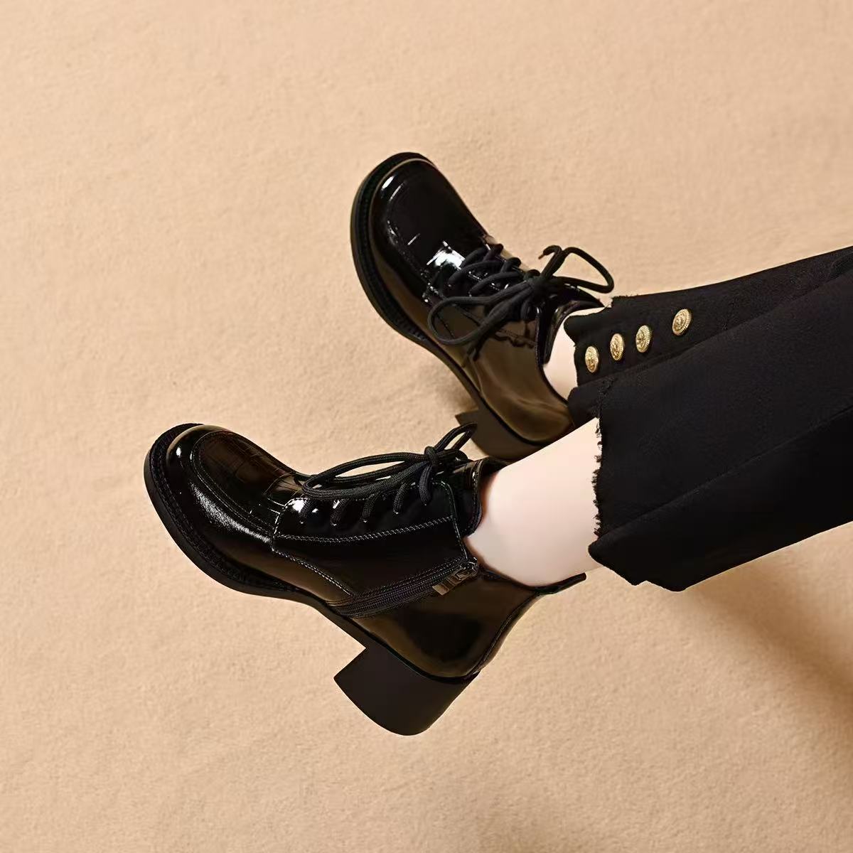 真皮公主风秋冬圆头透气防滑马丁靴女2025秋冬新款中跟系带女靴