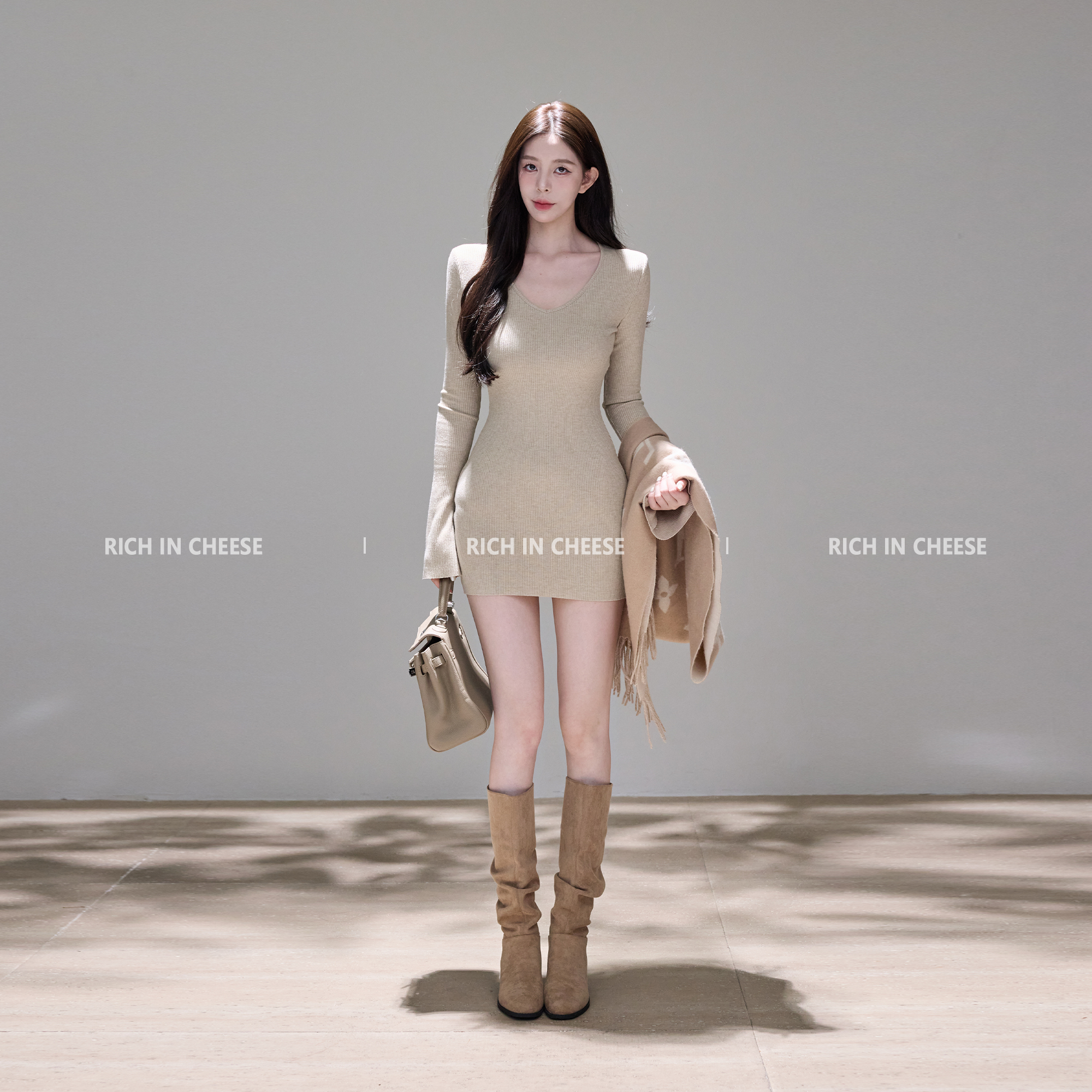 舒胡蕾 茶香可颂【定制细闪包臀裙版】 秋冬长袖高弹针织收腰连衣裙