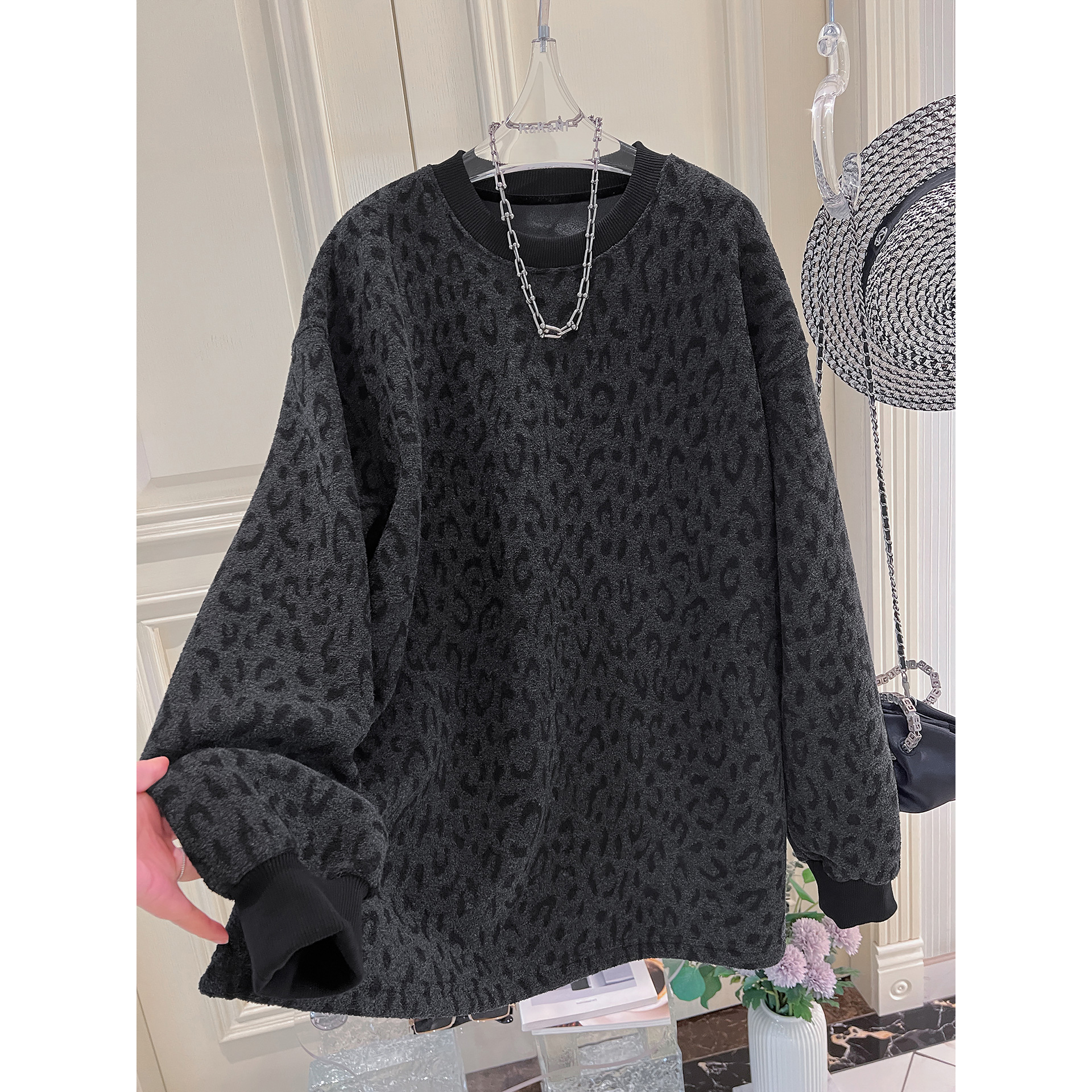 胖妹妹240斤大码欧洲站宽松休闲中长款灰豹纹加绒卫衣女2025冬款