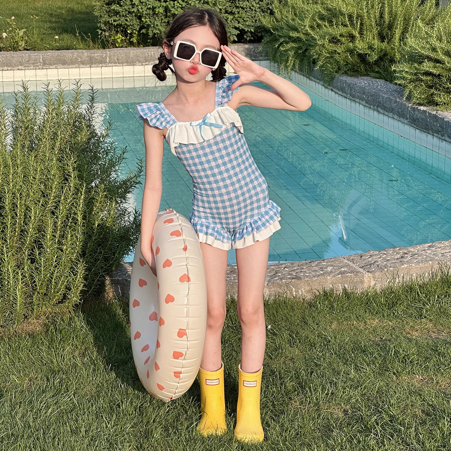 女童吊带泳衣夏2025新款大童高颜值连体游泳衣公主风绝美儿童泳装