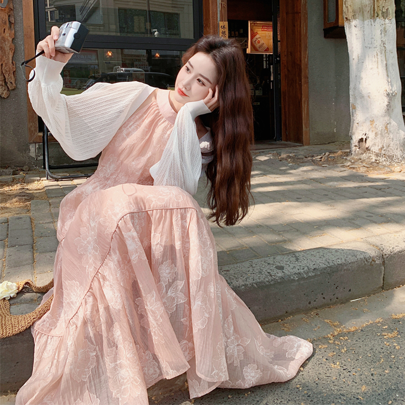 夏日出游穿搭粉色碎花无袖连衣裙套装女2025度假防晒开衫两件套潮