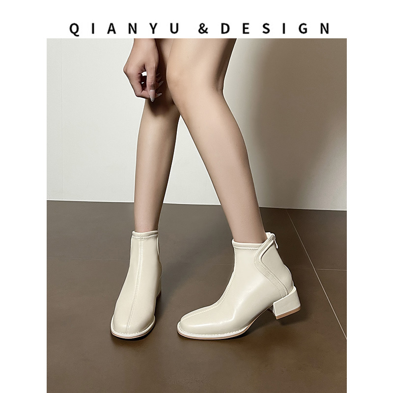 2025冬季法式短筒秋冬马丁靴靴子黑色皮靴高跟时尚时装靴白色短靴