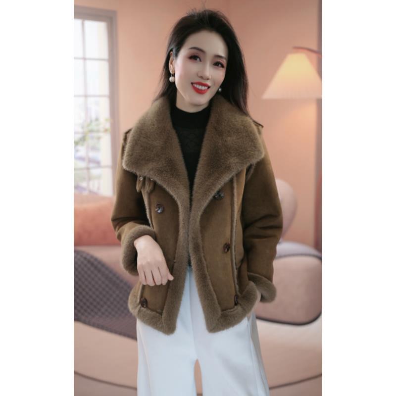 2025冬季新款时尚气质潮流毛毛一体短外套大衣