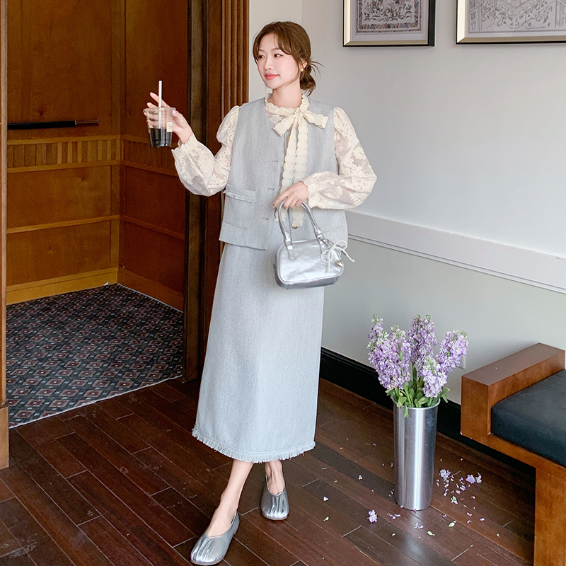 甜美时尚蕾丝衫蓝色马甲半身裙套装女2025秋季新款巨好看三件套