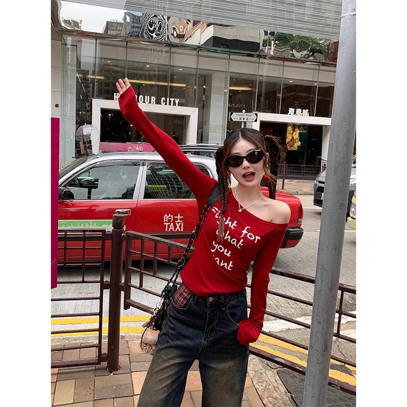 纯欲风性感红色斜肩长袖t恤女秋季百搭印花修身露肩辣妹韩系上衣