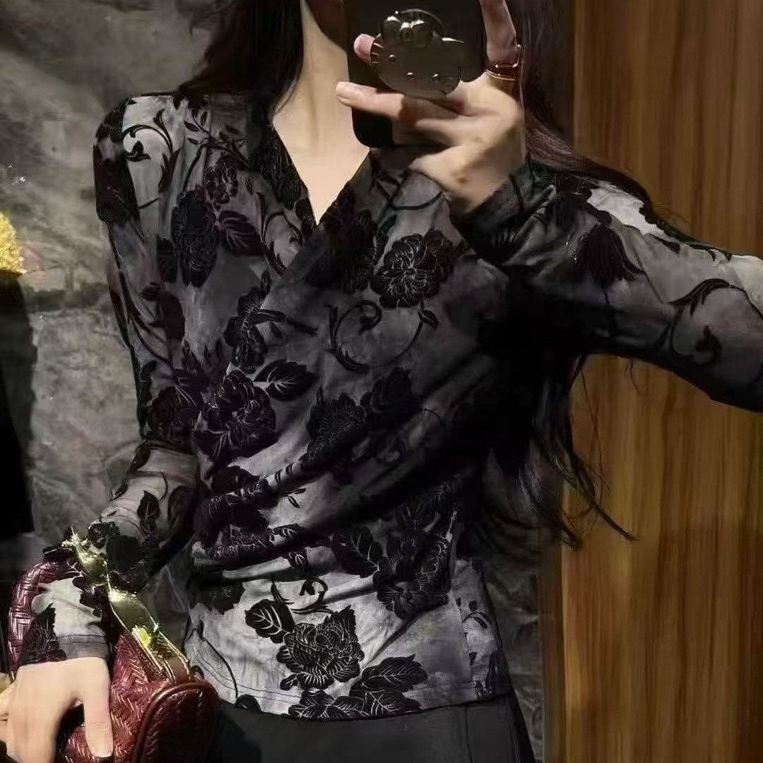 （现货+运补）2025秋新款复古植绒提花V领长袖衬衫修身显瘦打底上衣