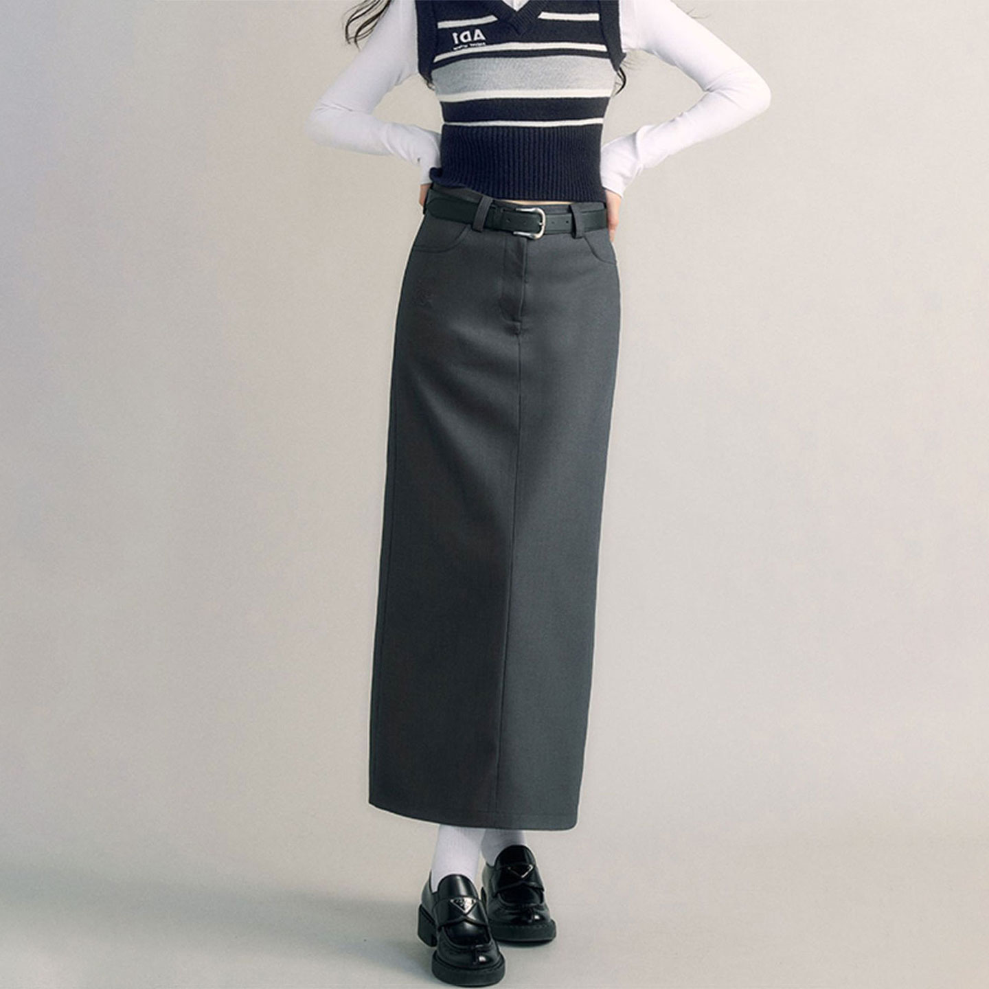 冬季韩系灰色西装高腰显瘦遮肚子半身裙女大码梨型宽松垂感直筒裙