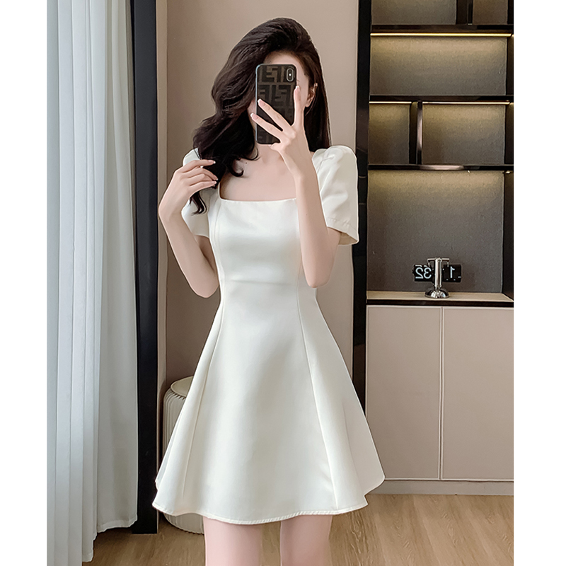 法式白色连衣裙女士2025夏季收腰气质方领设计感小众裙子高级短裙