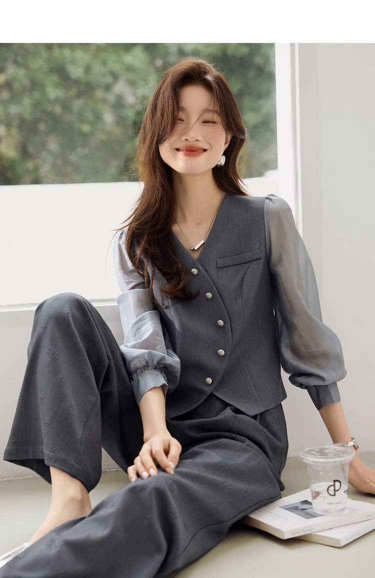 0720通勤感假两件拼接花卉压印阔腿裤套装2025春夏新款套装女