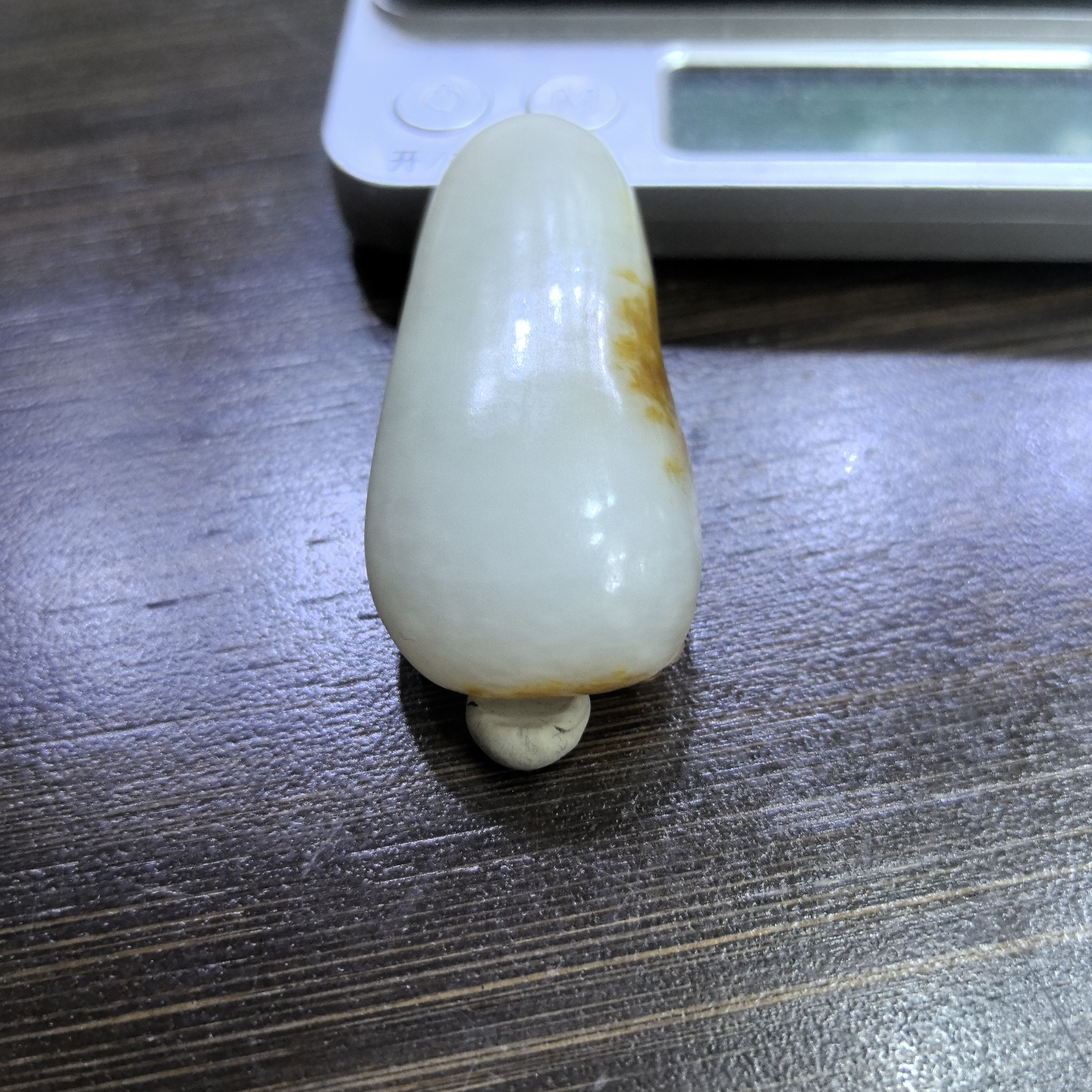 新疆和田玉独籽老虎挂件