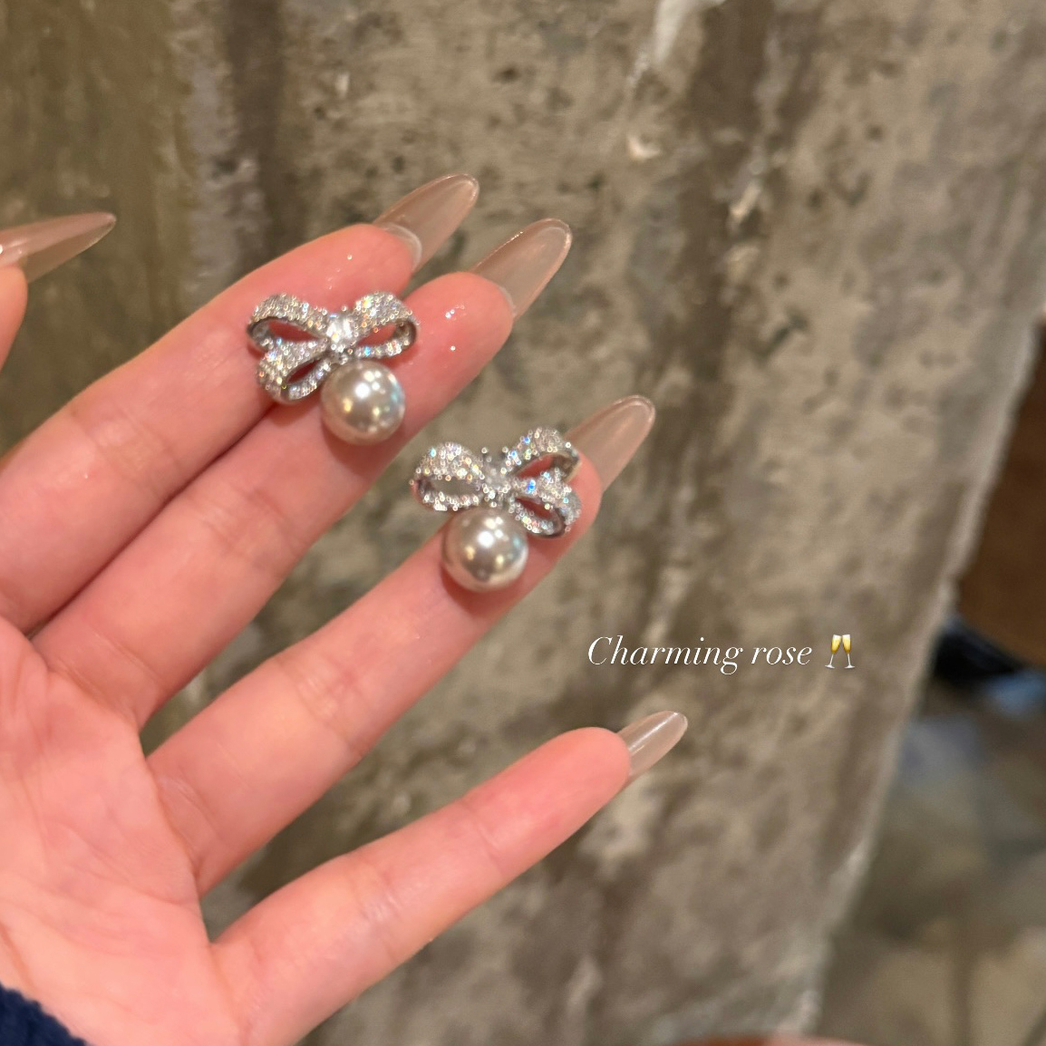 铜合金合成锆石耳饰 法式精致蝴蝶结珠珠耳钉女高级感气质耳环526