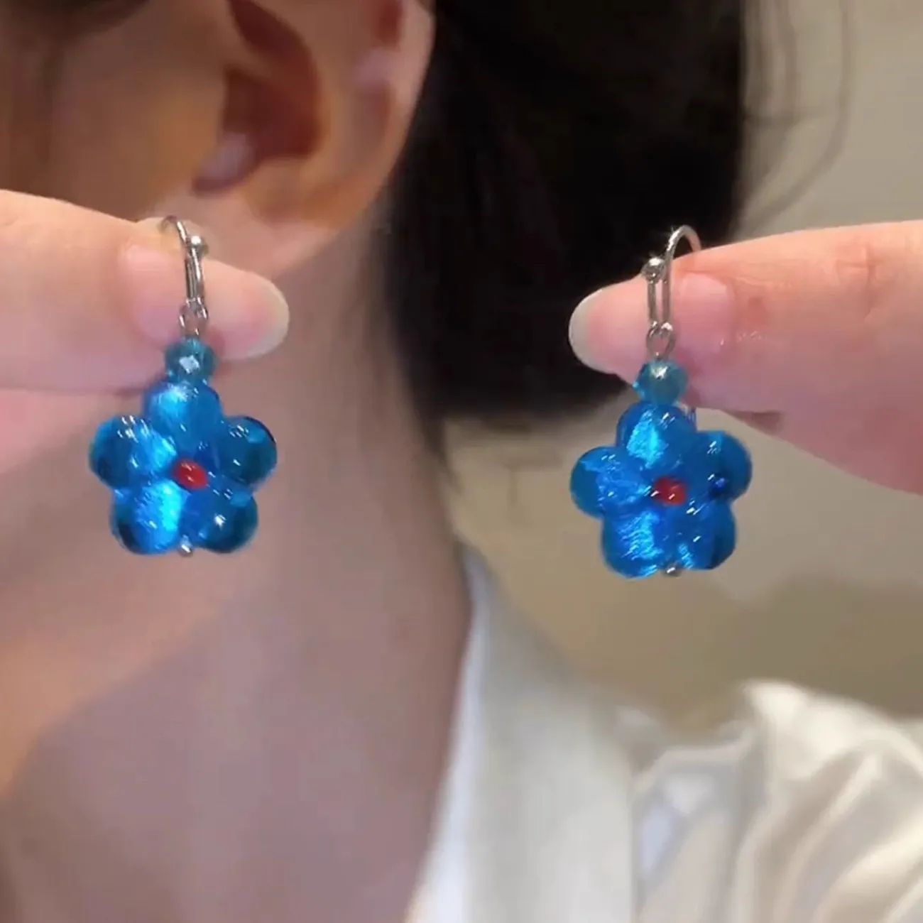 小众独特设计感蓝色花朵耳环2025夏日时尚气质简约高级感百搭耳饰
