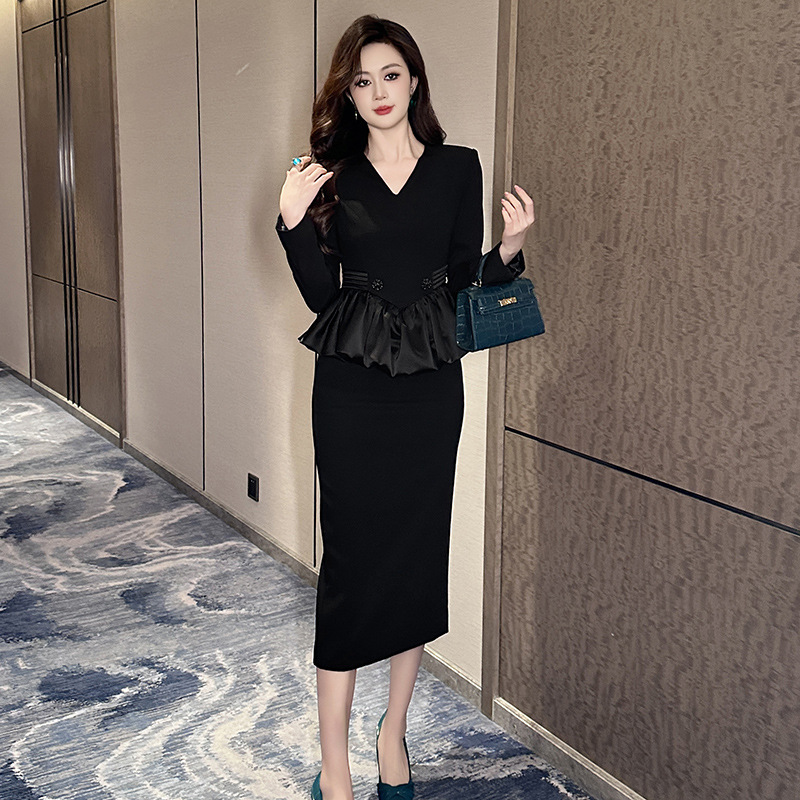 显瘦修身时尚开叉收腰轻熟风女神范气质长袖黑色秋季连衣裙2025年
