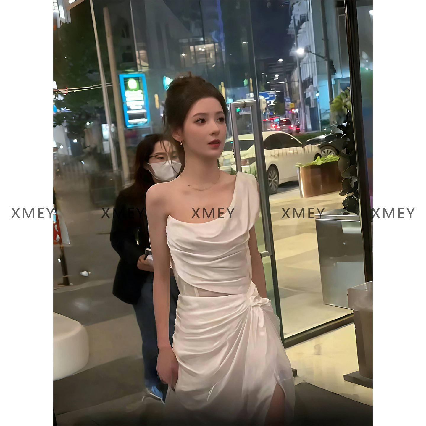 XMEY法式白色缎面抹胸晚礼服2025新款小众设计感生日宴会连衣裙