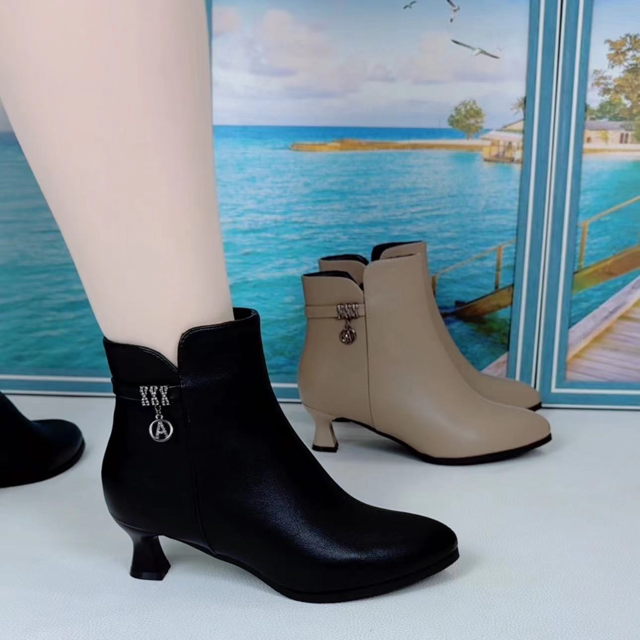 新款3公分法式秋冬时尚显瘦短靴软底防滑尖头气质小靴子