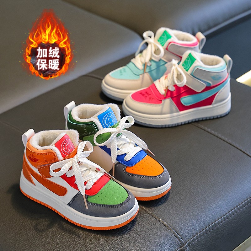 鸳鸯色男童鞋子2025新款加绒儿童运动鞋女孩板鞋皮面防水保暖大童