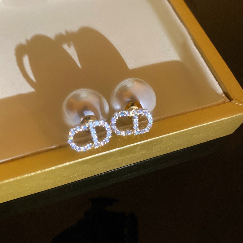 小香风珍珠耳钉耳环2025新款爆款高级感轻奢耳饰百搭设计感