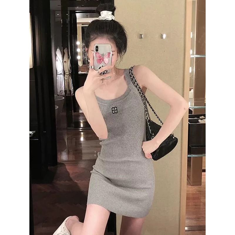 2025新款法式针织吊带裙小个子春夏女装穿搭修身显瘦气质连衣裙子