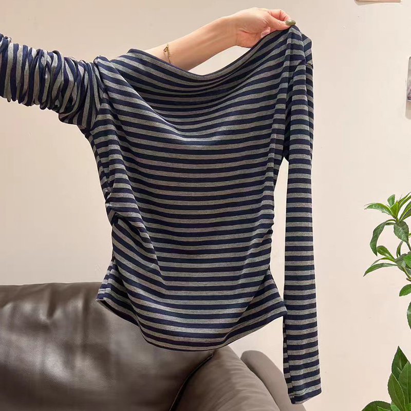 9216#灰蓝条纹一字肩露肩长袖T恤女2025秋冬款褶皱收腰打底衫上衣