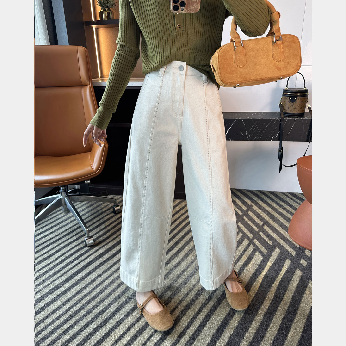 米白色老钱风牛仔裤女秋季新款大码高腰宽松遮胯九分弯刀阔腿裤子