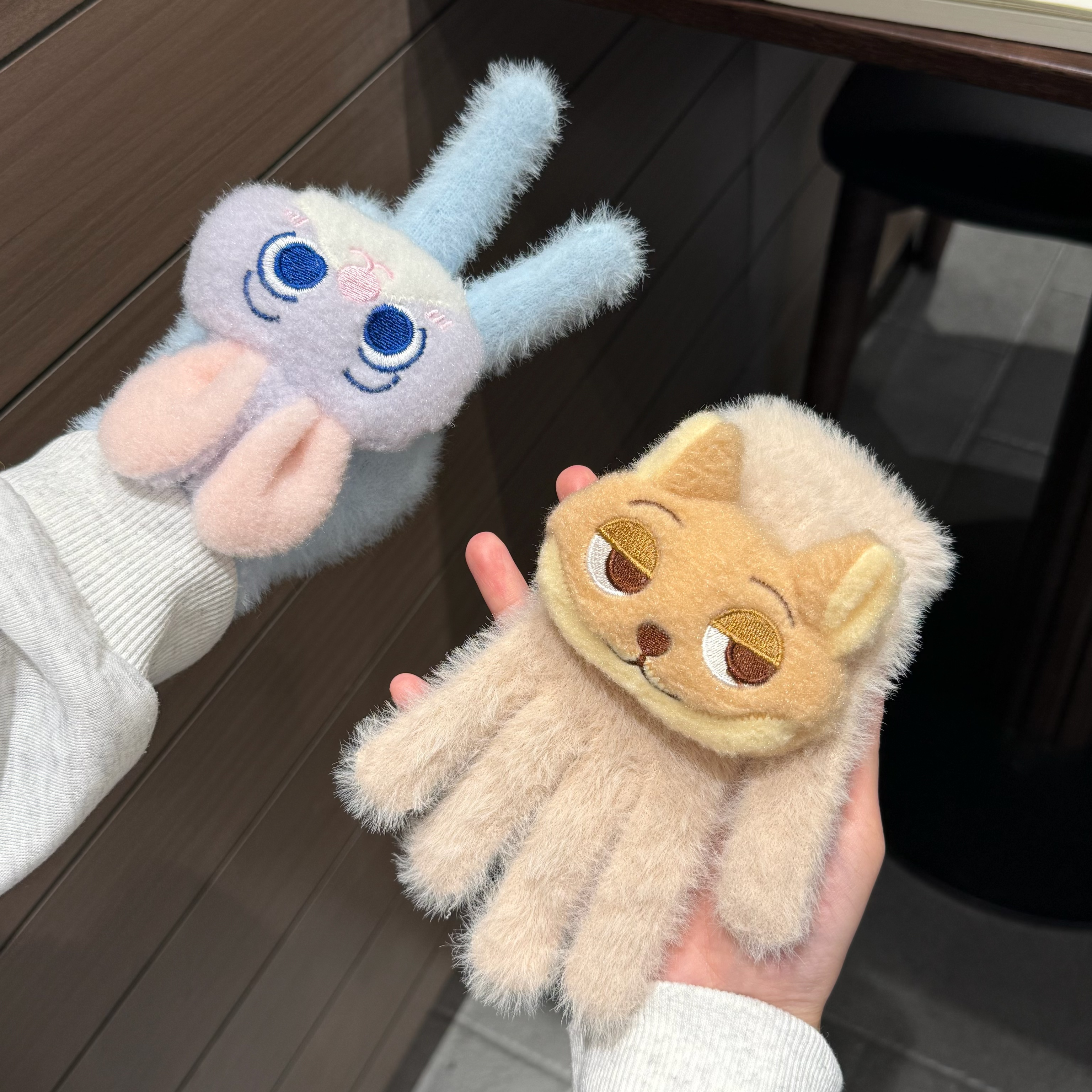 卡通疯狂动物城朱迪尼克毛绒五指手套秋冬新款保暖可爱防寒骑车