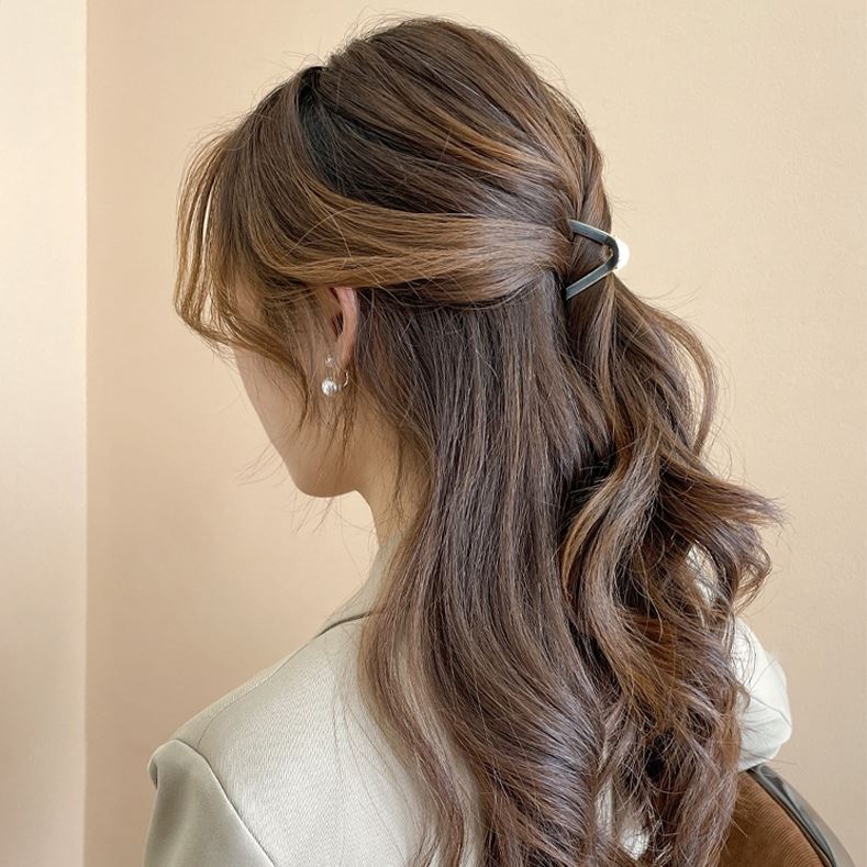 气质半扎发发夹2025新款高端女后脑勺抓夹小号高级感发量少头饰