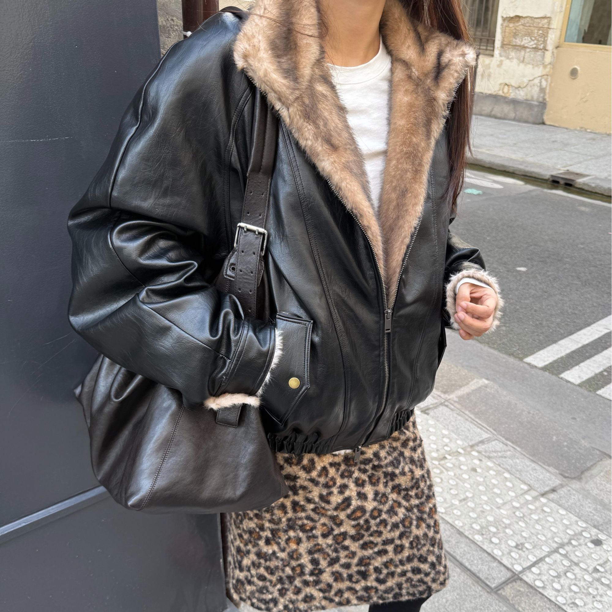 逸语IN choose u笑笑家2025冬季复古保暖毛毛领羽绒皮衣外套89952