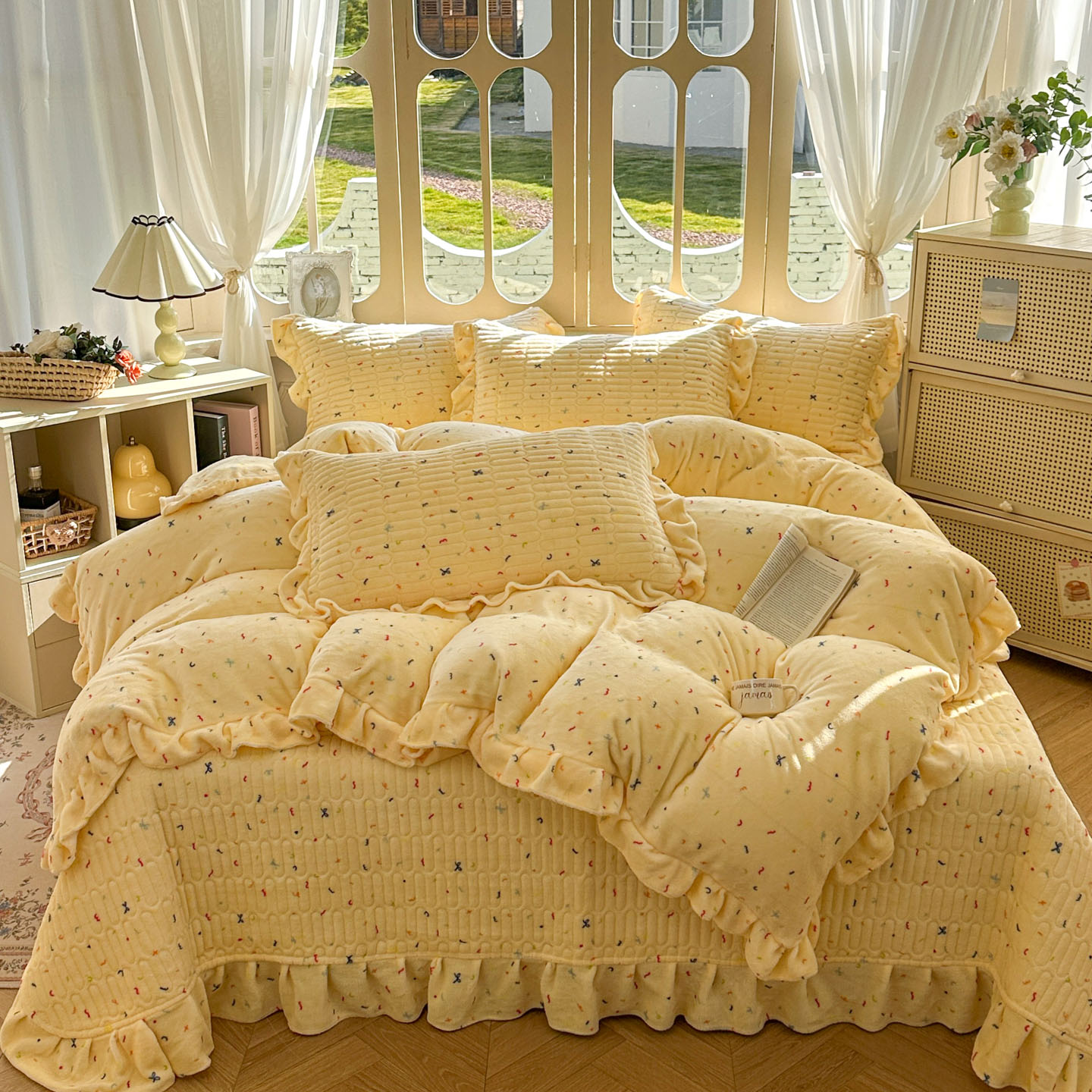 2025新款牛奶绒花边夹棉床盖单件公主风可爱四件套床上用品三件套