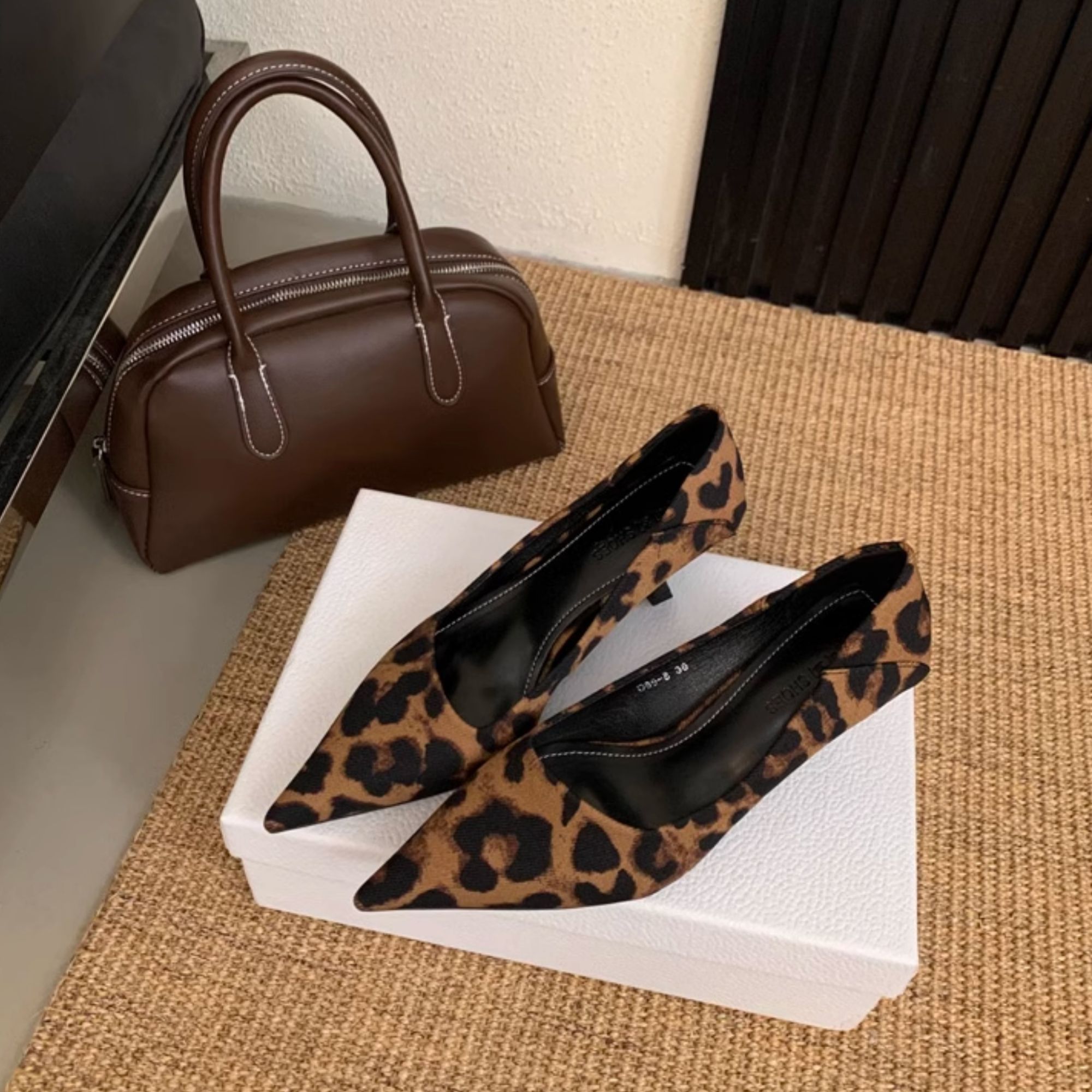 2025时尚春季新款尖头气质豹纹女百搭软皮浅口细跟高跟鞋单鞋通勤