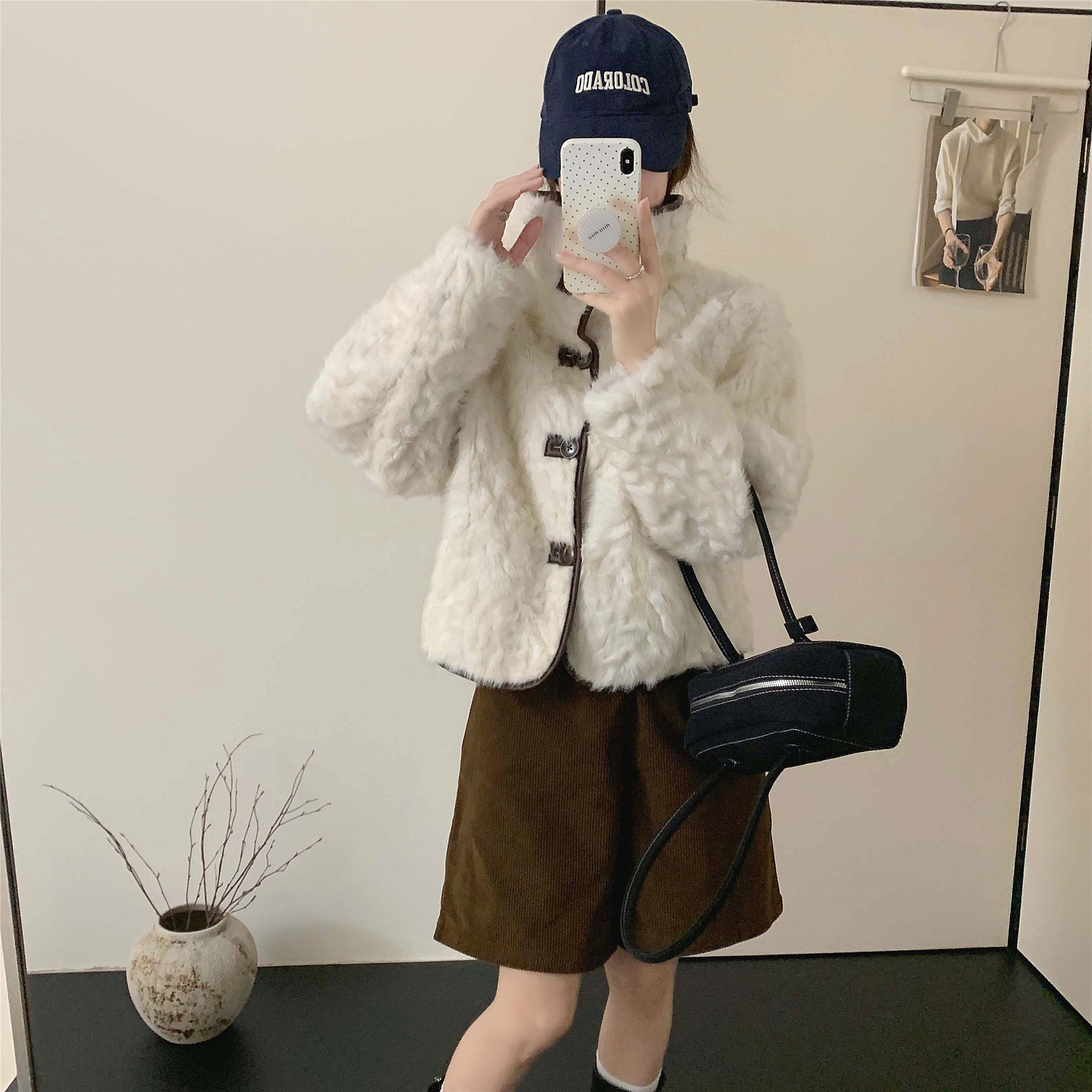 2025秋冬新款短款设计翻领气质女装小香风百搭上衣羊羔毛短外套女