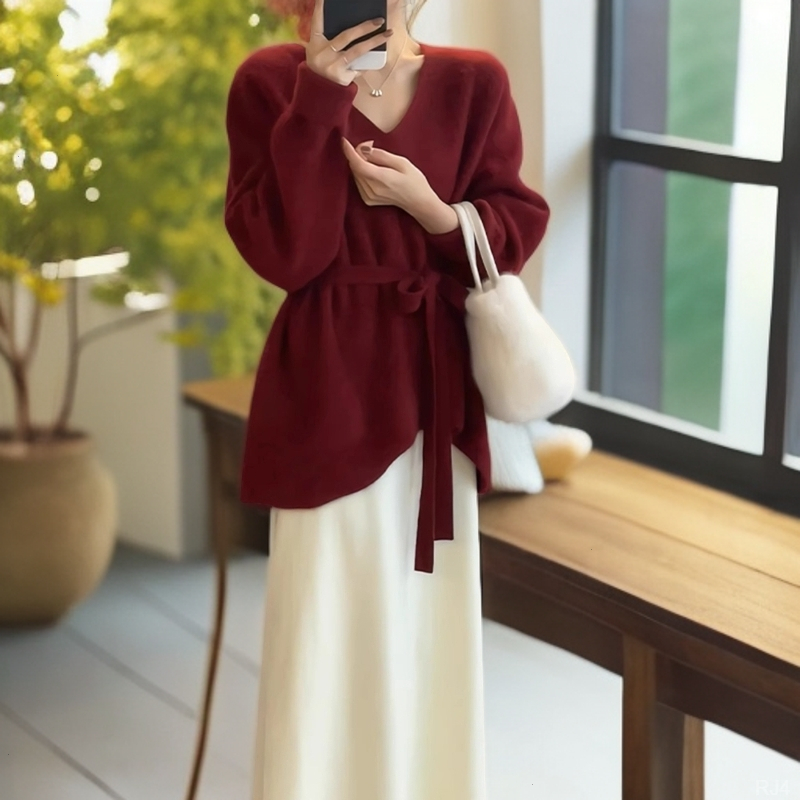 不规则V领法式毛衣女2025秋冬新款慵懒风针织衫设计感系带上衣潮