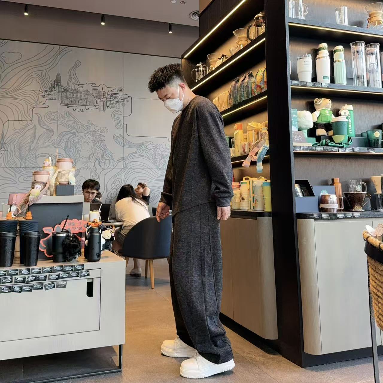 xy-58106-58107秋冬新款加厚松弛感时尚舒适净版立体剪裁休闲套装