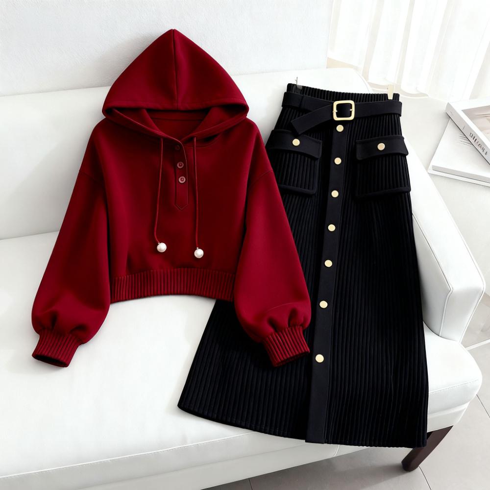 2025秋冬季法式小众轻熟风气质针织卫衣通勤显瘦黑色半身裙两件套