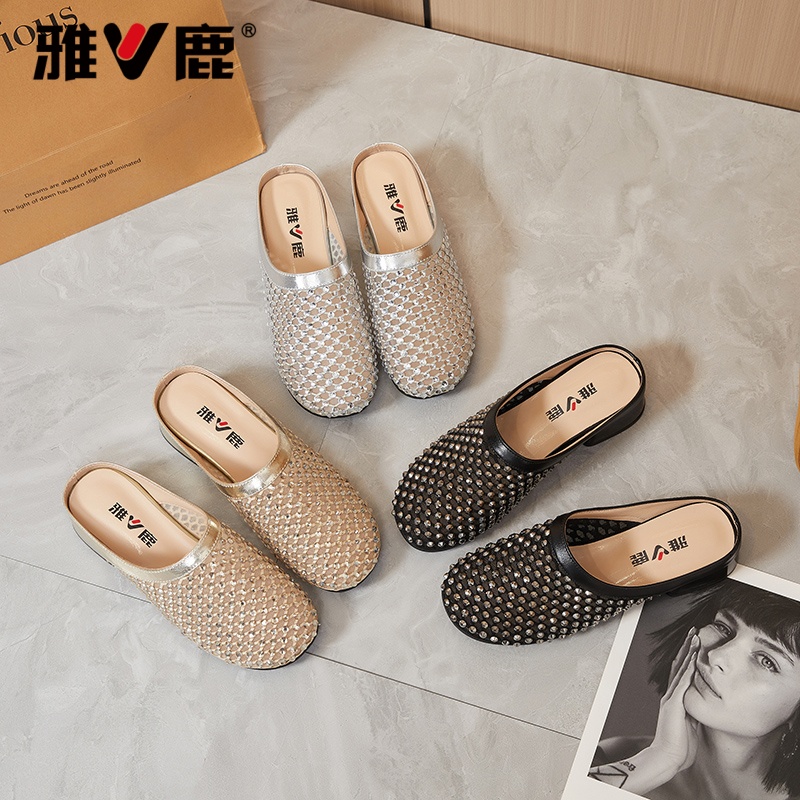 V/雅鹿【2588】夏季新款水钻时尚包头拖鞋女外穿镂空透气穆勒鞋zz